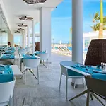 لاس كوستاس 4*