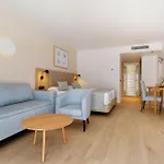Costas Отель 4*