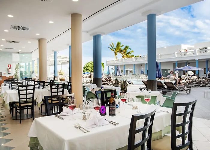 Costas Отель 4*